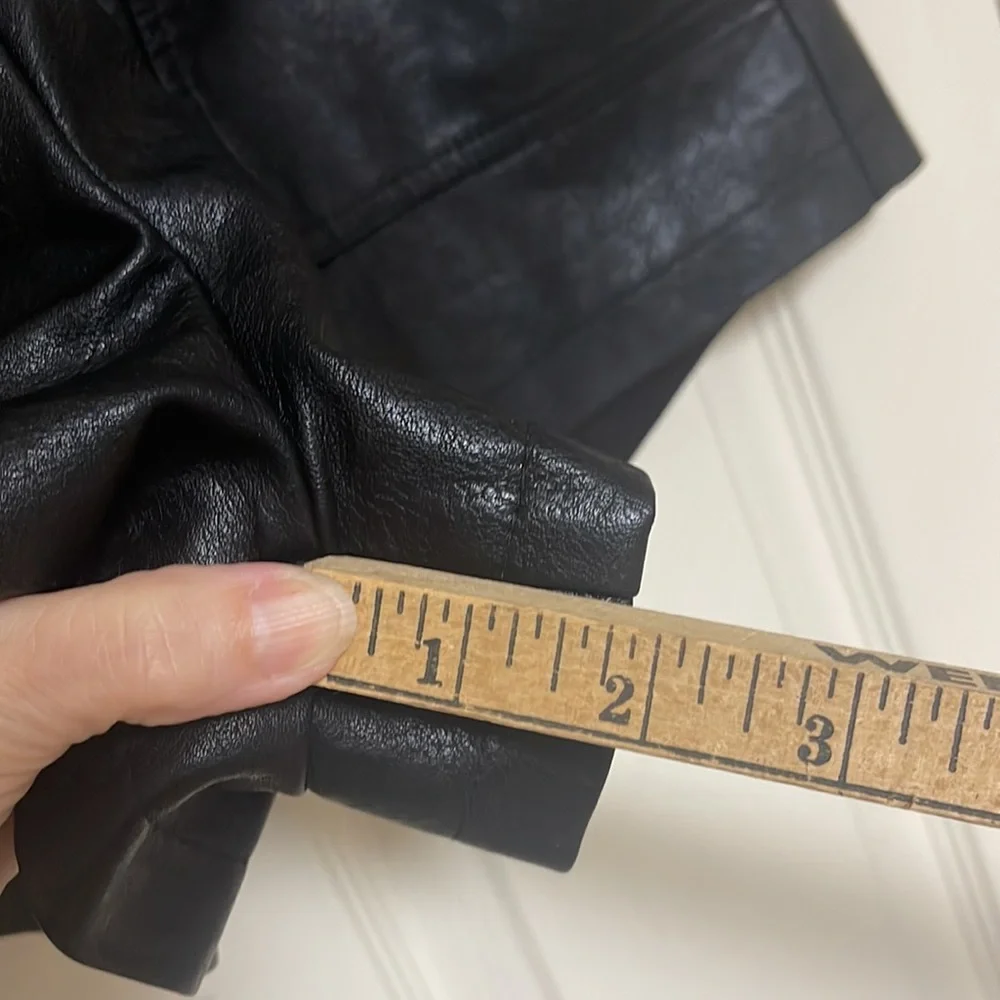 SCHHJZPJ size Medium pleather shorts. Black. Pockets. New!